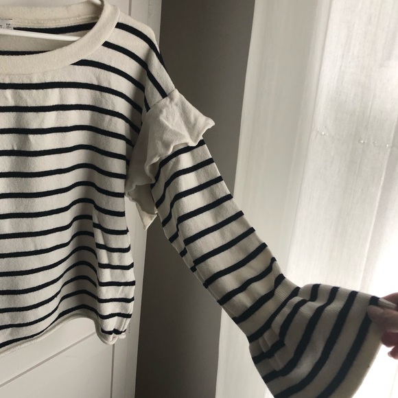 Like new, excellent condition, rarely worn. Great for office or casual. - Picture 2 of 3